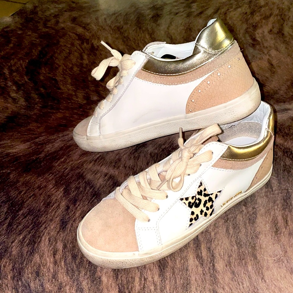 Shoes - Picture 2 of 3